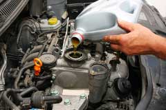 Checking engine oil